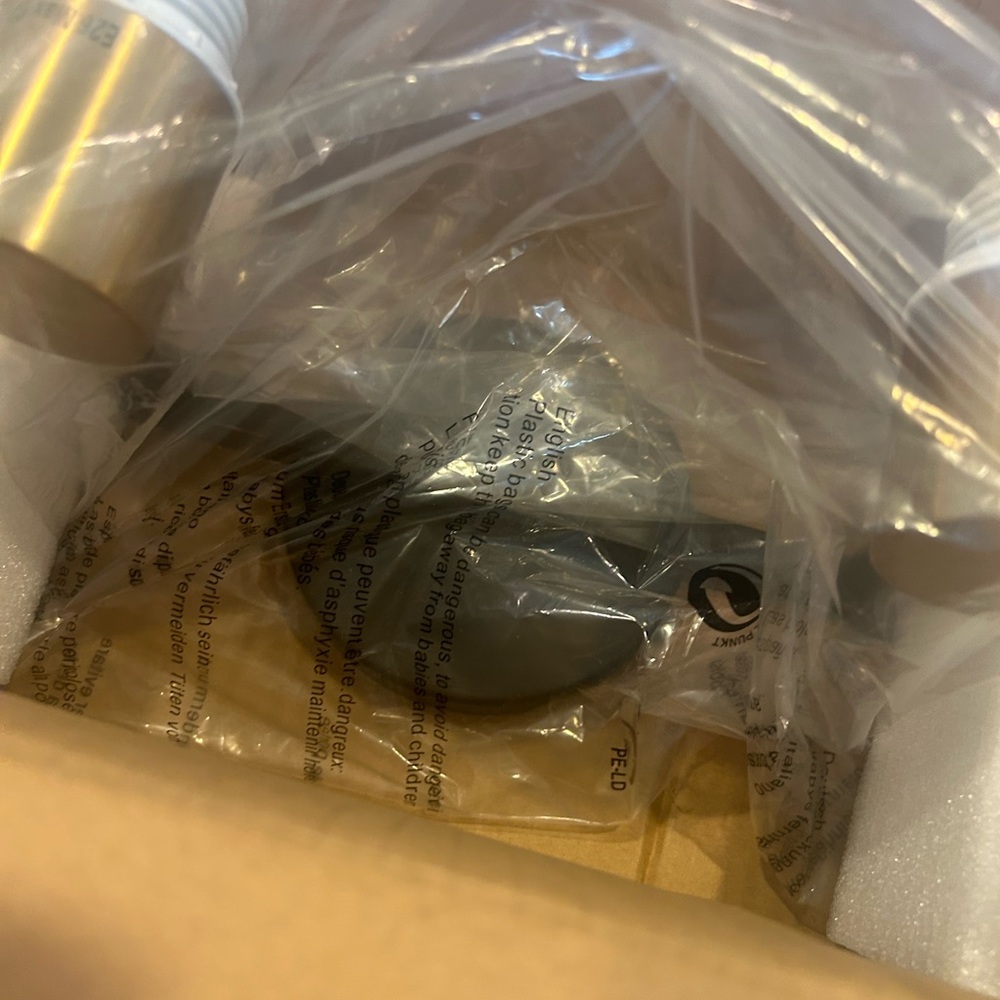 New In Box Black and Gold 4 Light Vanity Light - Picture 5 of 7